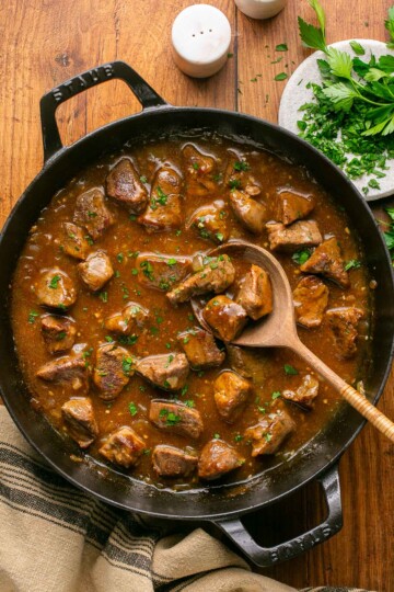 Beef Tips and Gravy Over Cauliflower Mash - Healthy Little Peach