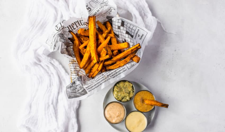 sweet potato fries and sauce