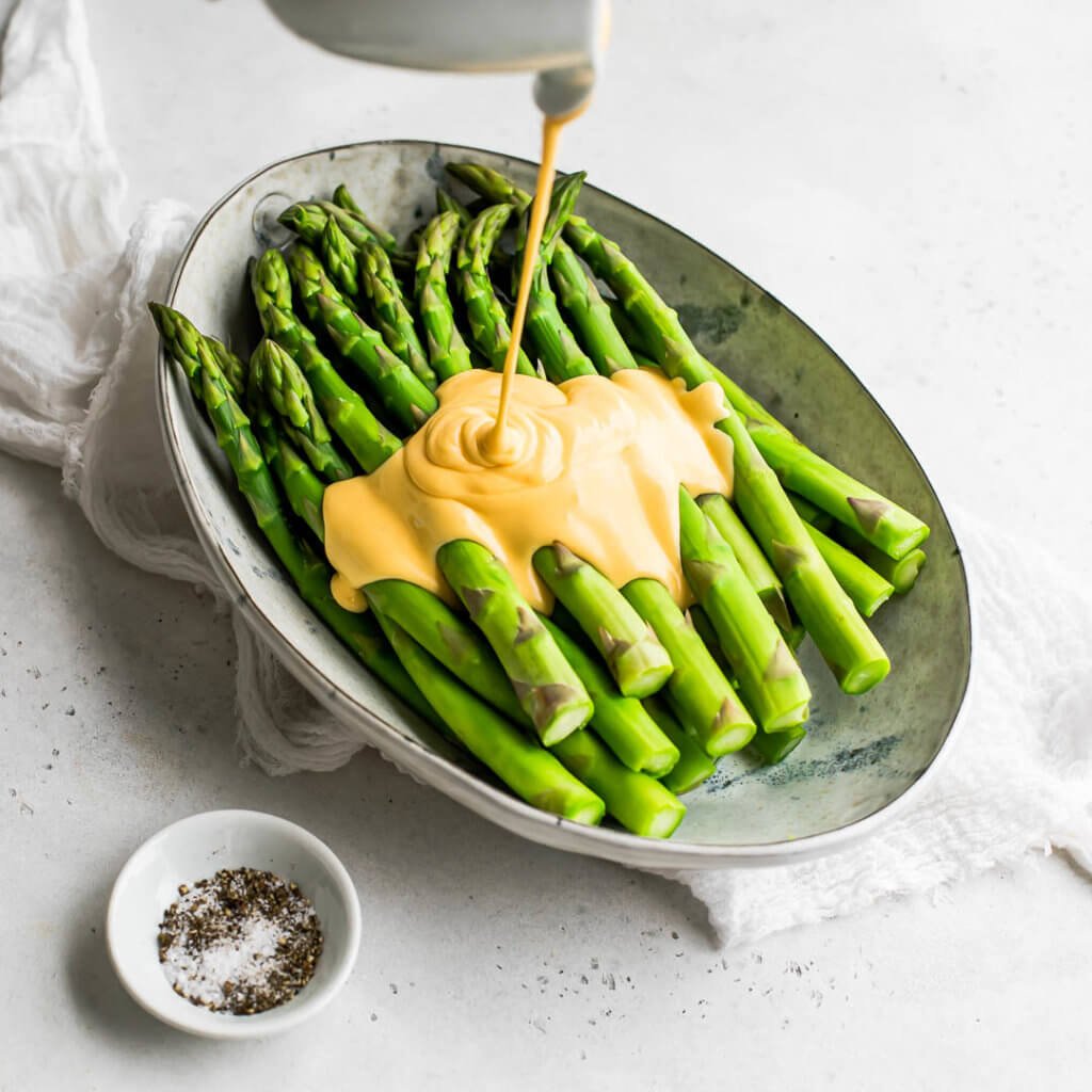 Asparagus with Hollandaise Sauce