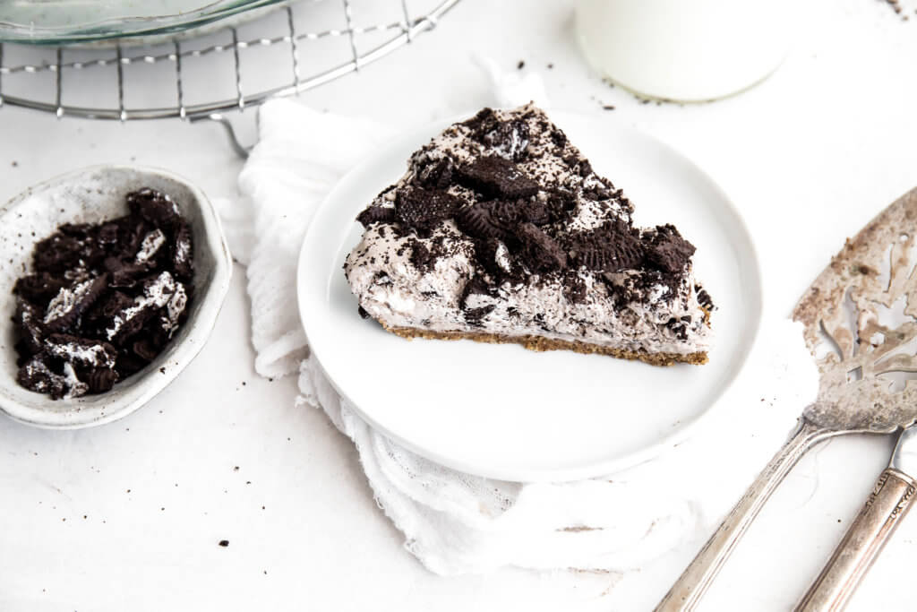 Cookies & Cream Fluff Pie 