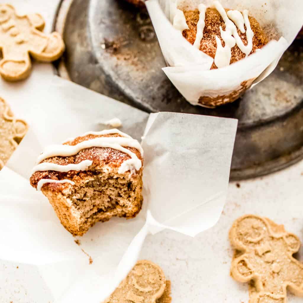 Gingerbread muffins with glaze