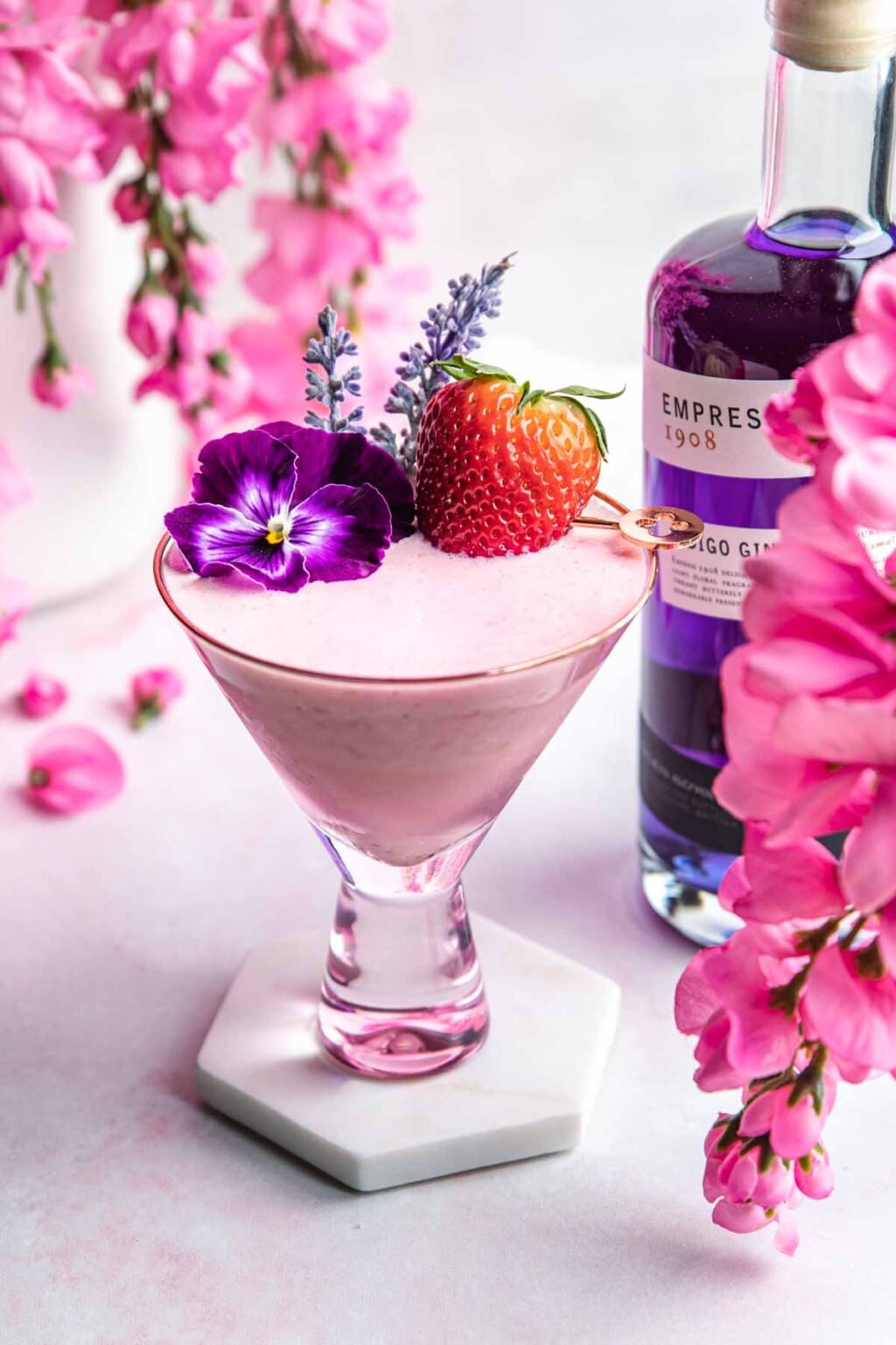 Refreshing Frosted Strawberry Gin Cocktail Recipe