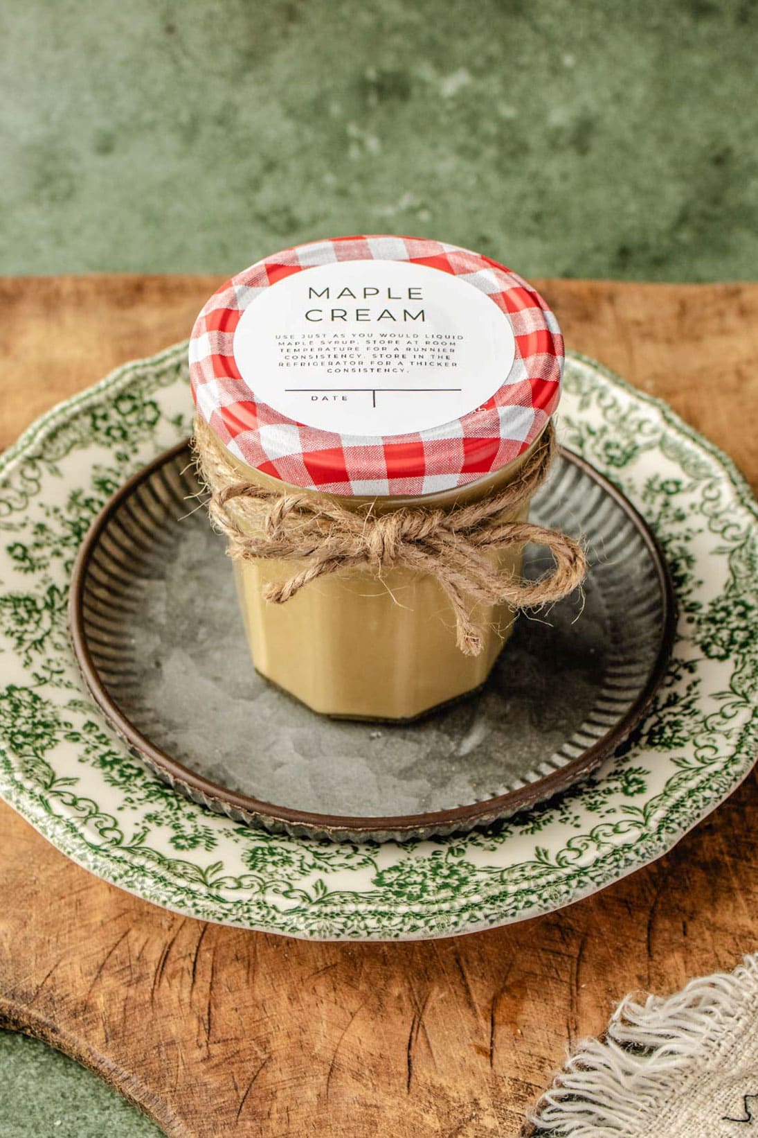 Maple cream in a jar with a bow